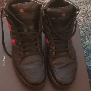 Gucci Mens size 6 tennis shoe